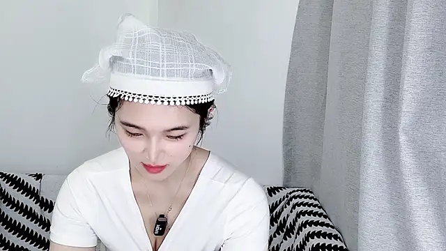 Snapshot of T-TeaR chatting on February 6, 2026, 2:29 am T-TeaR online show from February 6, 2026, 2:29 am