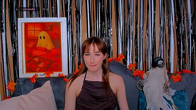 Olivia Grantt online show from October 25, 2025, 1:05 am