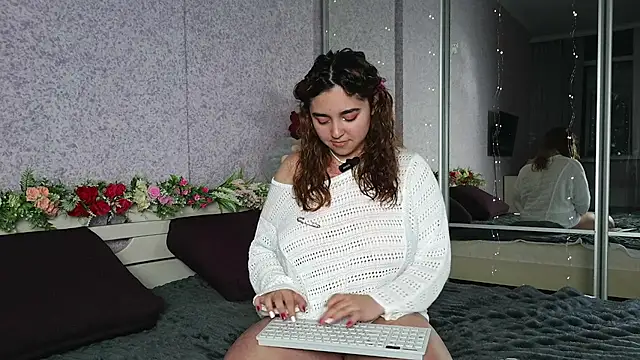 Snapshot of _Mary_Me chatting on November 14, 2025, 8:23 pm Mary Me online show from November 14, 2025, 8:23 pm