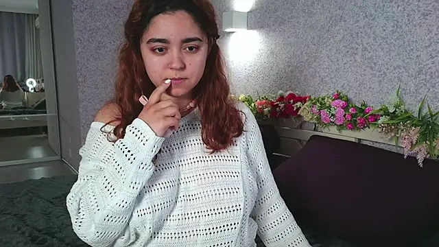 Snapshot of _Mary_Me chatting on November 8, 2025, 8:12 pm Mary Me online show from November 8, 2025, 8:12 pm