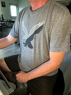 Snapshot of smkbustr chatting on October 29, 2025, 8:19 pm smkbustr online show from October 29, 2025, 8:19 pm