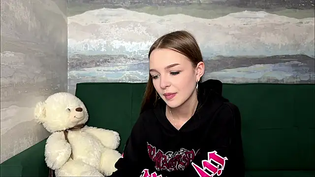 SunnySprinkle online show from November 5, 2025, 12:41 pm