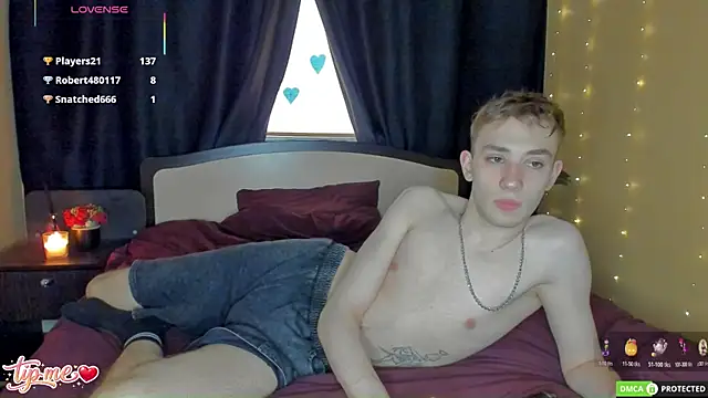 felixcurt69 online show from April 22, 2026, 9:27 am
