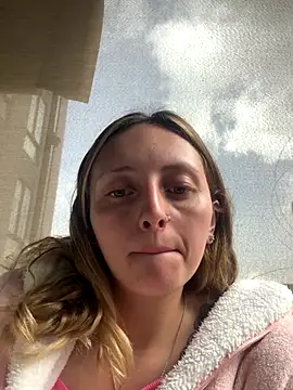 Mia dca online show from October 23, 2025, 3:21 pm