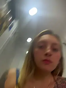 Mia dca online show from December 2, 2025, 7:04 pm