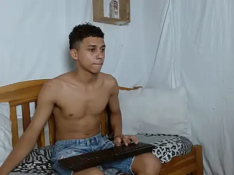 deivy skinny01 online show from November 4, 2025, 9:40 pm