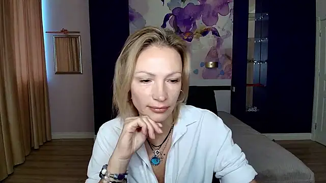 AlinaMoor online show from October 22, 2025, 5:51 am