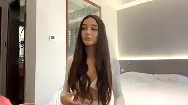 ZaidaKellner online show from October 31, 2025, 7:16 am