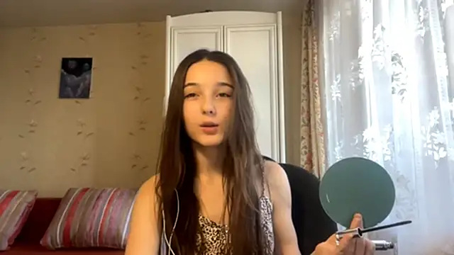 ZaidaKellner online show from October 11, 2025, 7:42 am