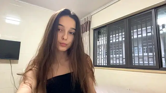 ZaidaKellner online show from November 21, 2025, 8:57 am