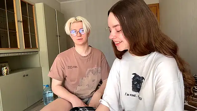 EhtelBiondi online show from April 4, 2026, 8:43 am