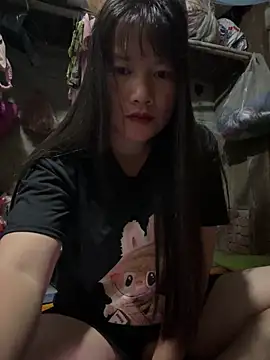 TrangNemo online show from November 7, 2025, 6:23 pm