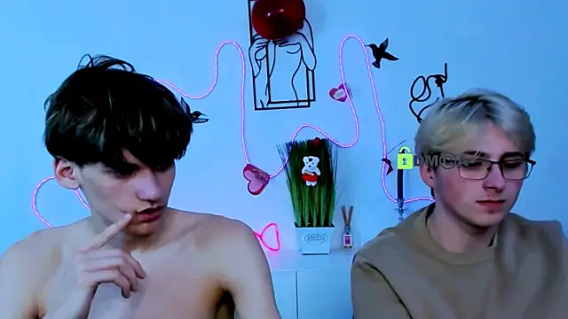 Snapshot of rico_steel chatting on February 19, 2026, 7:55 pm rico steel online show from February 19, 2026, 7:55 pm