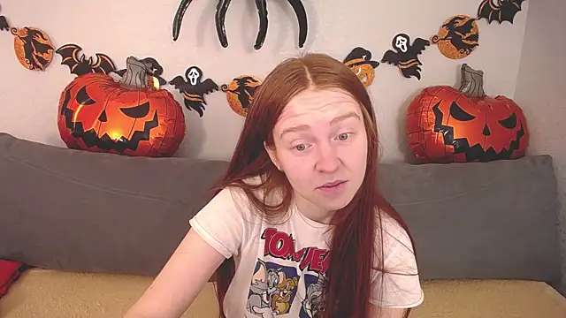 Evarey  online show from October 30, 2025, 5:17 am