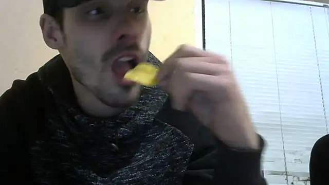 MakabulaAndrey online show from March 17, 2026, 9:40 pm