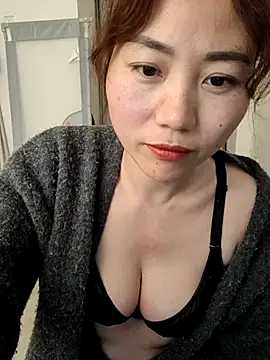 Snapshot of nini10052025 chatting on February 28, 2026, 12:27 pm nini10052025 online show from February 28, 2026, 12:27 pm