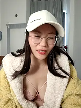 nini10052025 online show from December 3, 2025, 4:02 am