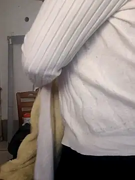 Snapshot of nini10052025 chatting on February 9, 2026, 7:06 am nini10052025 online show from February 9, 2026, 7:06 am