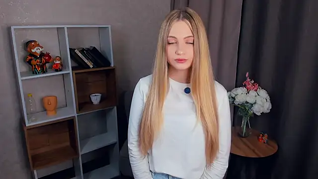 DorlaRedig online show from October 8, 2025, 1:34 pm