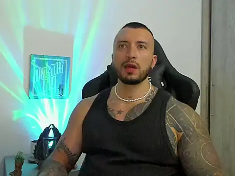 Snapshot of Dave-Max01 chatting on October 30, 2025, 1:04 am Dave-Max01 online show from October 30, 2025, 1:04 am