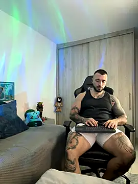 Snapshot of Dave-Max01 chatting on November 19, 2025, 2:55 am Dave-Max01 online show from November 19, 2025, 2:55 am