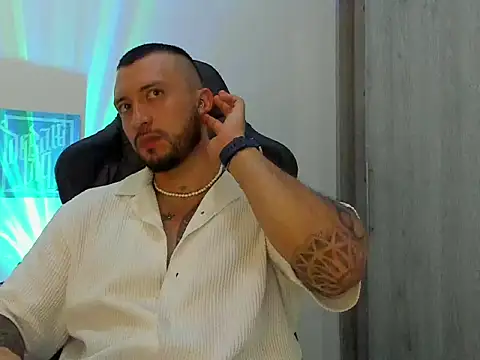 Snapshot of Dave-Max01 chatting on October 31, 2025, 12:29 am Dave-Max01 online show from October 31, 2025, 12:29 am