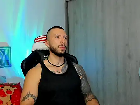 Snapshot of Dave-Max01 chatting on December 4, 2025, 10:03 am Dave-Max01 online show from December 4, 2025, 10:03 am