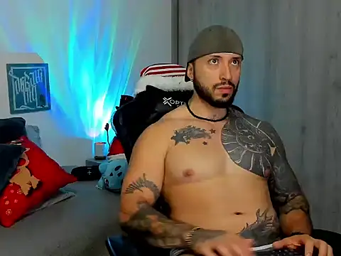 Snapshot of Dave-Max01 chatting on December 3, 2025, 9:53 am Dave-Max01 online show from December 3, 2025, 9:53 am