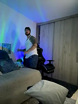 Snapshot of Dave-Max01 chatting on November 23, 2025, 2:43 am Dave-Max01 online show from November 23, 2025, 2:43 am