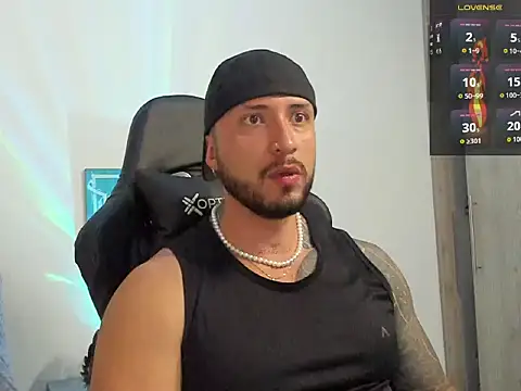 Snapshot of Dave-Max01 chatting on October 15, 2025, 1:59 am Dave-Max01 online show from October 15, 2025, 1:59 am