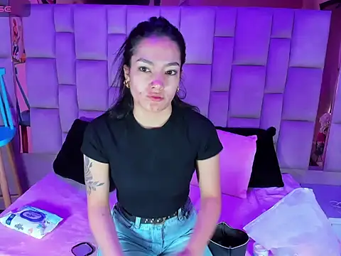 Gisell Squirt  online show from December 19, 2025, 12:18 pm