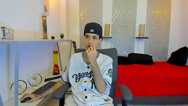 JacobBlackwell  online show from November 13, 2025, 11:58 am