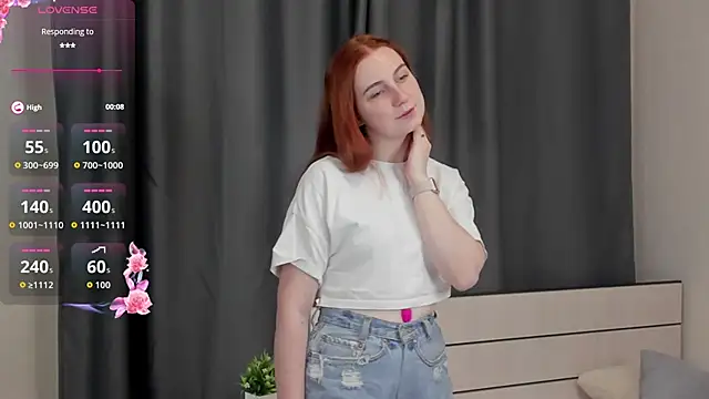 KellyeOun online show from November 12, 2025, 2:04 am