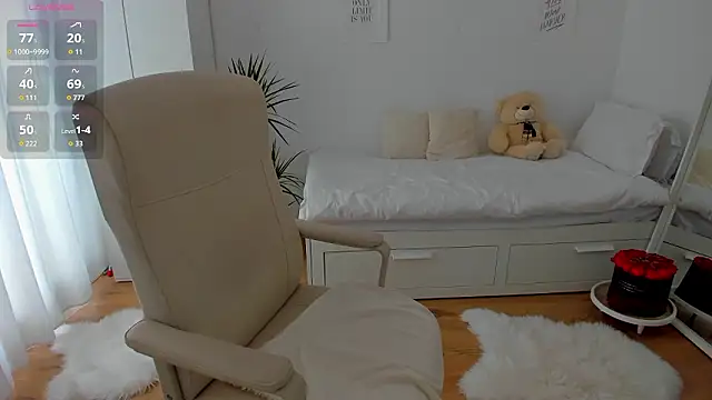 Snapshot of bubbledoll77 chatting on February 23, 2026, 11:44 am bubbledoll77 online show from February 23, 2026, 11:44 am