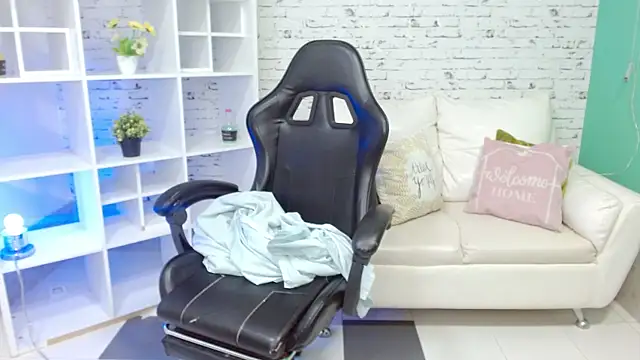 hannahjackson  online show from November 21, 2025, 11:20 am