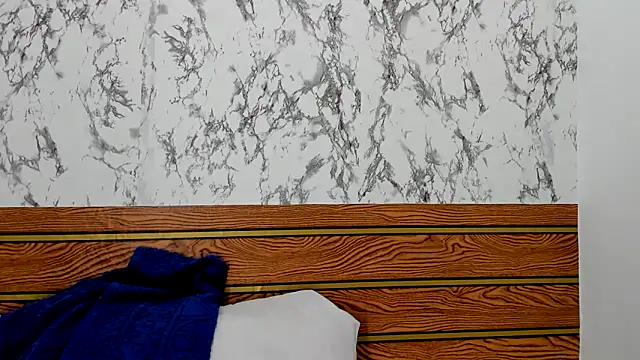 luisabecker  online show from November 23, 2025, 2:16 pm