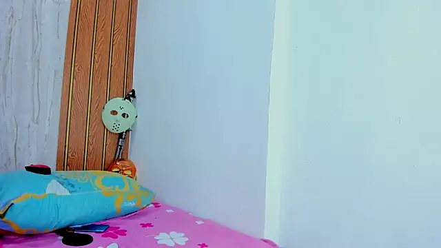 luisabecker  online show from October 20, 2025, 1:55 pm