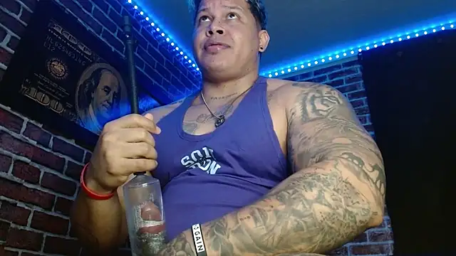 jordan bigcock  online show from November 3, 2025, 12:42 pm