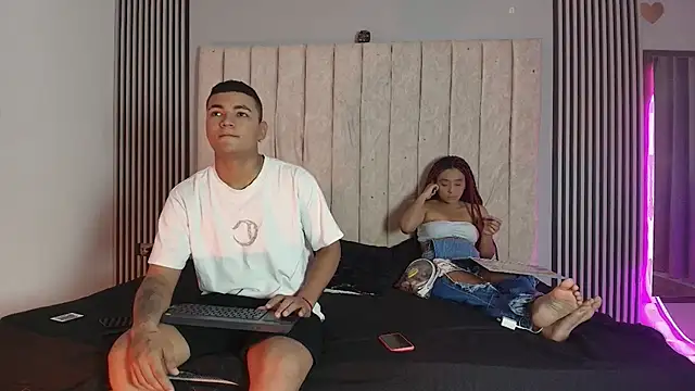 Snapshot of dante_and_kiara chatting on November 6, 2025, 9:08 pm dante and kiara online show from November 6, 2025, 9:08 pm