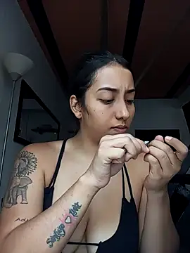 Queen sofya online show from October 17, 2025, 5:26 pm