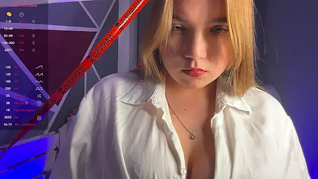 Snapshot of RebeccaEglitis chatting on October 31, 2025, 5:53 pm RebeccaEglitis online show from October 31, 2025, 5:53 pm