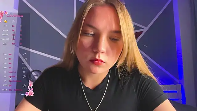 Snapshot of RebeccaEglitis chatting on November 23, 2025, 5:56 pm RebeccaEglitis online show from November 23, 2025, 5:56 pm