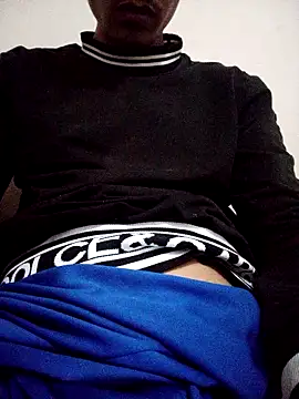 latarak321 online show from December 14, 2025, 10:15 pm