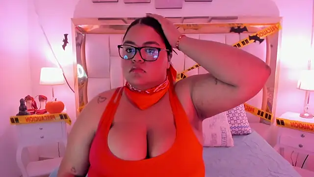 LunaaBlaze online show from October 24, 2025, 12:37 pm