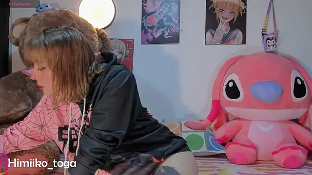 Snapshot of Himiiko_toga chatting on February 4, 2026, 12:27 am Himiiko toga online show from February 4, 2026, 12:27 am