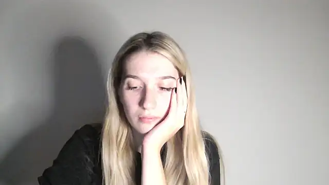 Snapshot of Lucyreeel_ chatting on October 13, 2025, 4:08 pm Lucyreeel online show from October 13, 2025, 4:08 pm