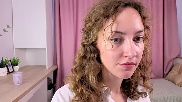LorraineMann online show from October 10, 2025, 11:44 am