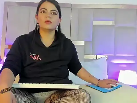 DayanaNaughty online show from October 24, 2025, 4:00 am