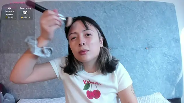 Snapshot of Mythical_Girl chatting on November 6, 2025, 8:02 pm Mythical Girl online show from November 6, 2025, 8:02 pm