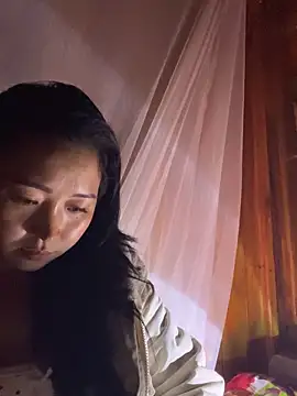 miemie-xx online show from November 1, 2025, 2:11 pm